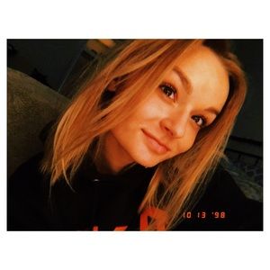 Meet your Posher, Claudia